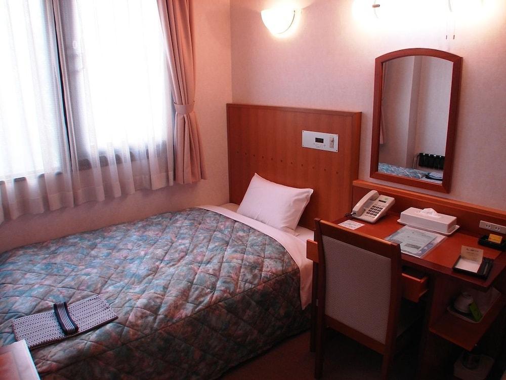 Hotel Himeji Plaza Екстер'єр фото