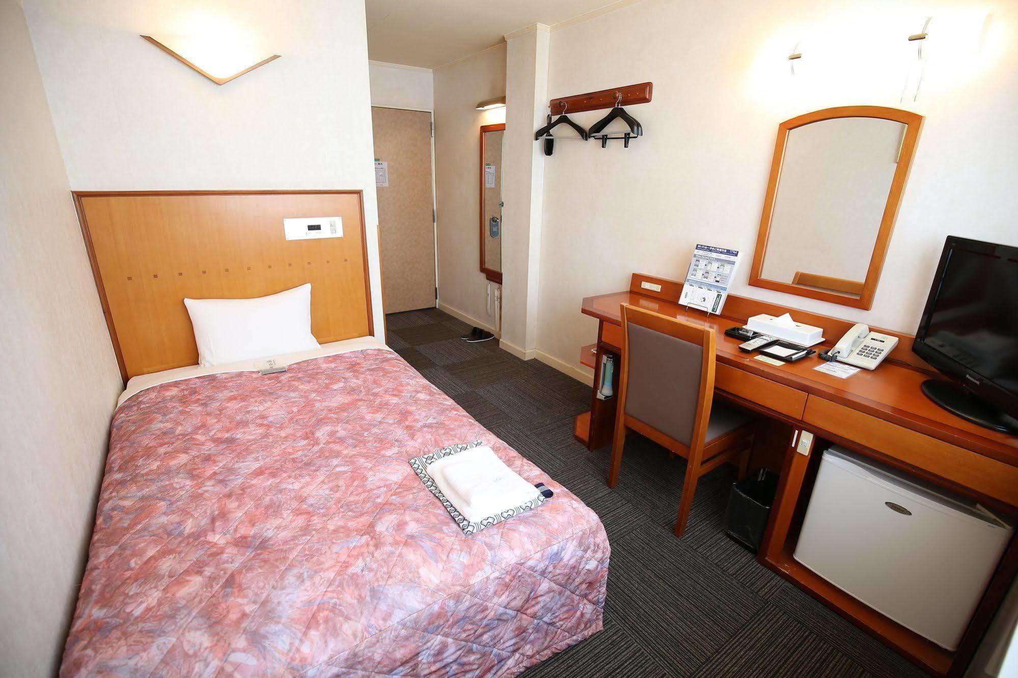 Hotel Himeji Plaza Екстер'єр фото