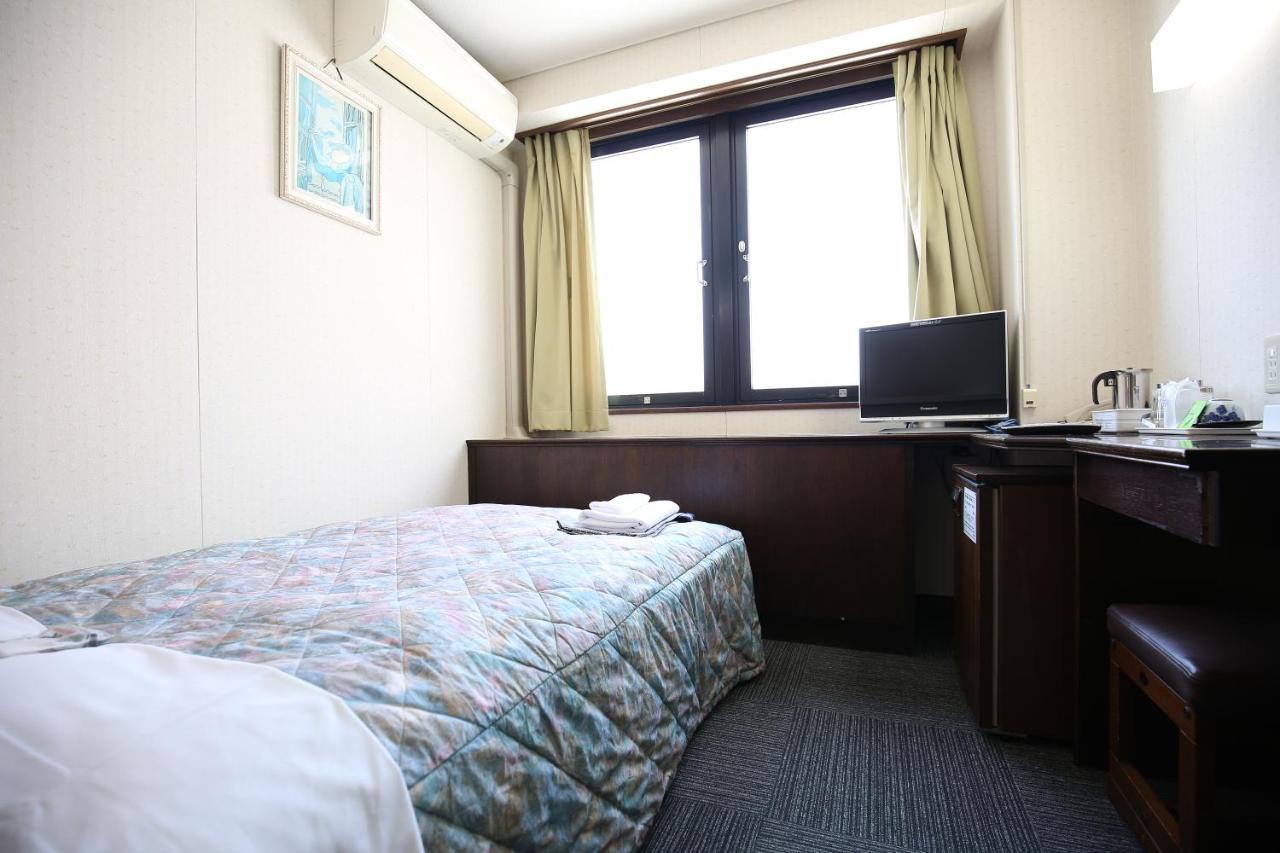 Hotel Himeji Plaza Екстер'єр фото